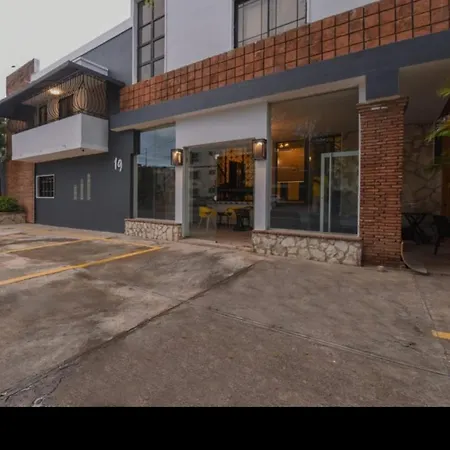 Ph 19 Guesthouse Hotel In Gazcue